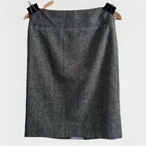 ⭐️ Offer B2G2! BUY 2 GET 2 FREE! 
Banana Republic Stretch Pencil Skirt